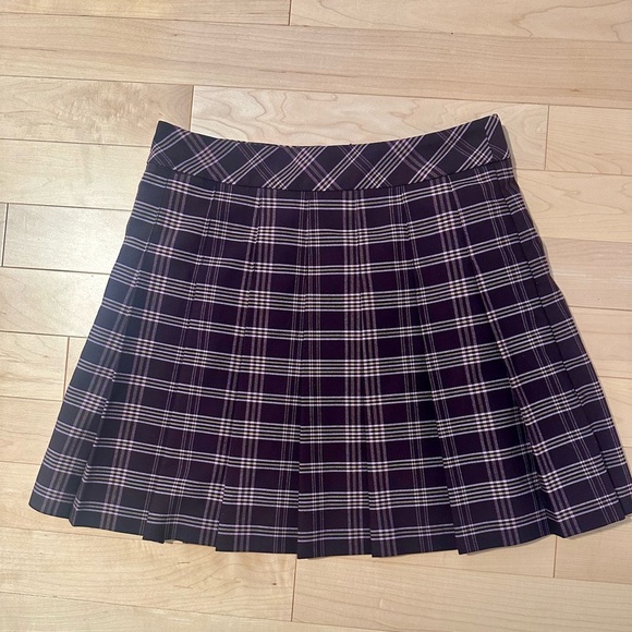 Aritzia Sunday Best Mini Skirt - Picture 2 of 4